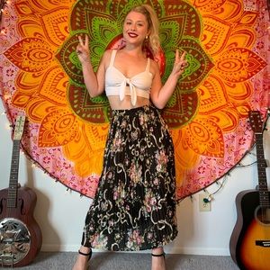 VINTAGE Black pleated floral skirt